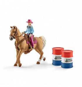 Barrel racing avec une cowgirl